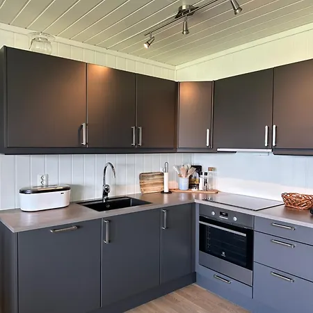 Apartment With Beautiful Panoramic View Skulestadmo