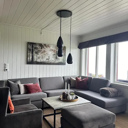 Apartment With Beautiful Panoramic View Skulestadmo