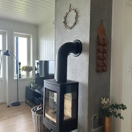 Apartment With Beautiful Panoramic View Skulestadmo